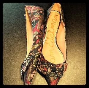 Amazingly cute pointed toe flats